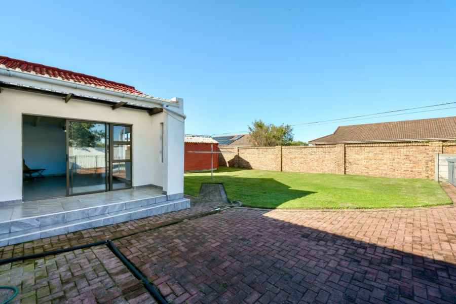 4 Bedroom Property for Sale in Heather Park Western Cape